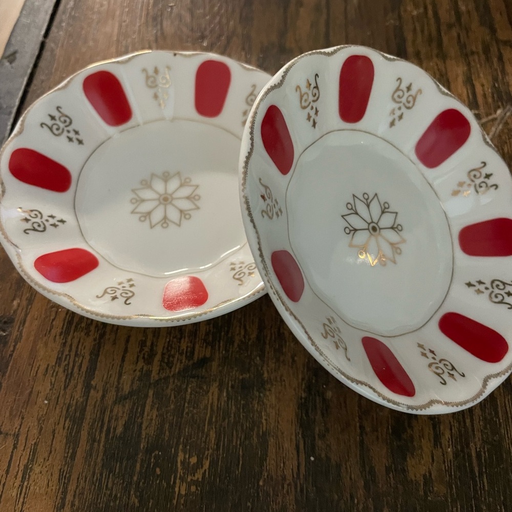 2 Weisenberg Turkey TSE10850 Hand Painted Red Porcelain 4.25” Tea Glass Saucers